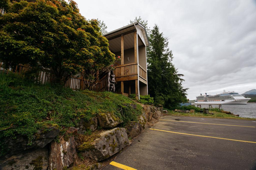 The Ketch Inn Ketchikan Exterior photo